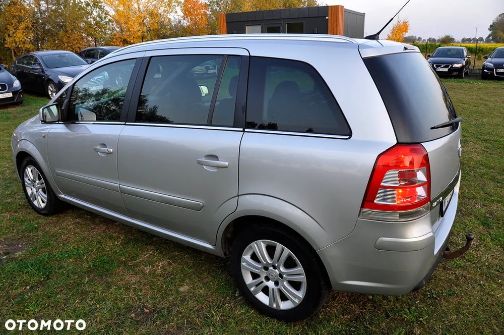 Opel Zafira 2011 photo 4