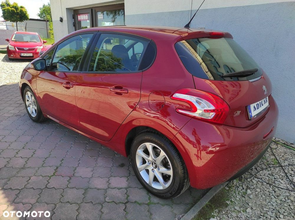 Peugeot 208 - 4