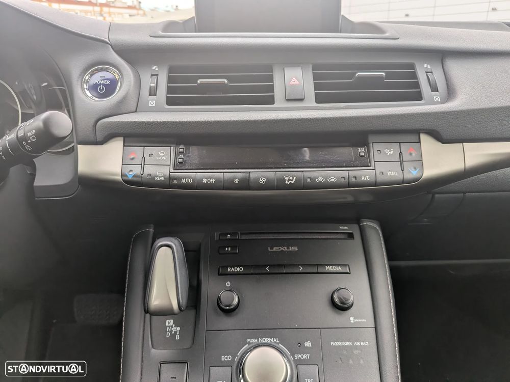 Lexus CT 200h Executive+ - 17