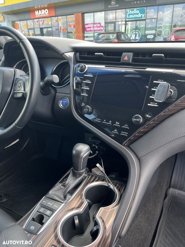 Toyota Camry 2.5 Exclusive - 7