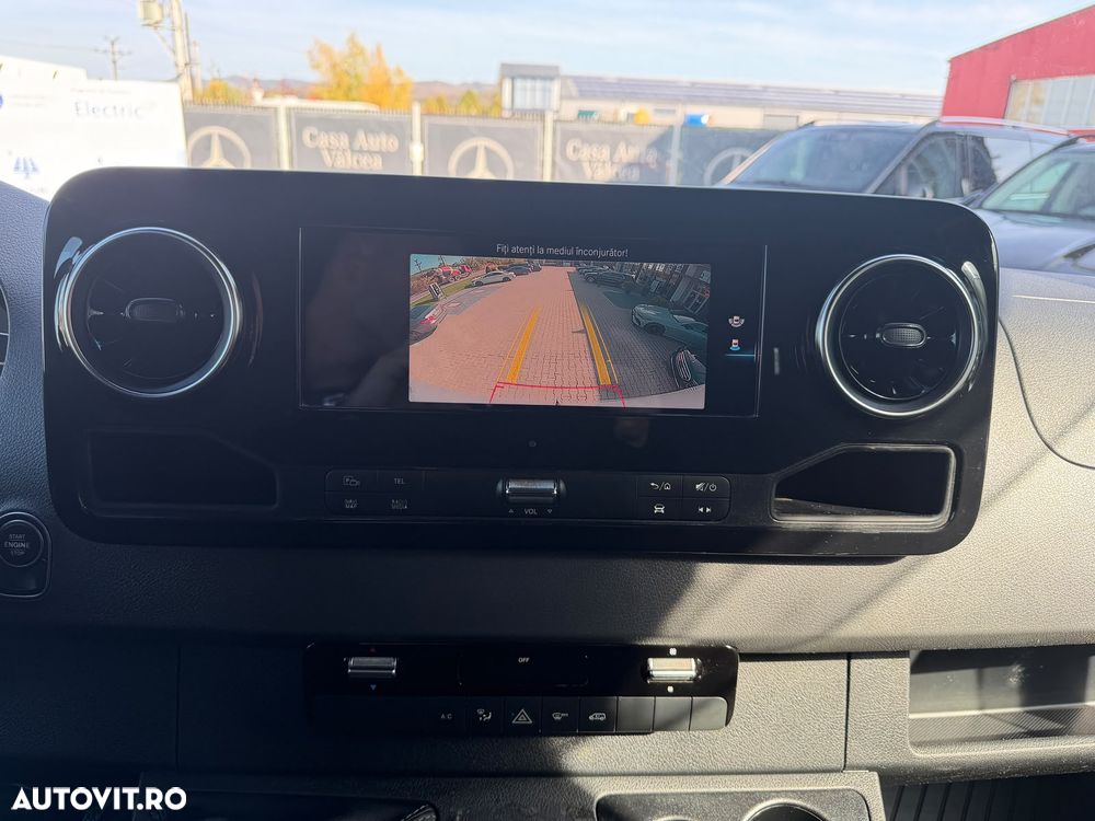 Mercedes-Benz Sprinter - 10