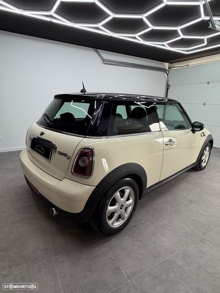 MINI 3 Portas Cooper D - 5