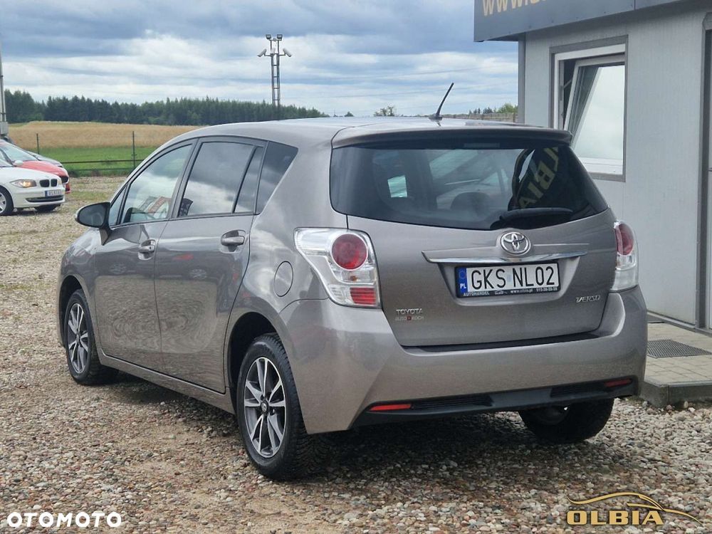 Toyota Verso - 5