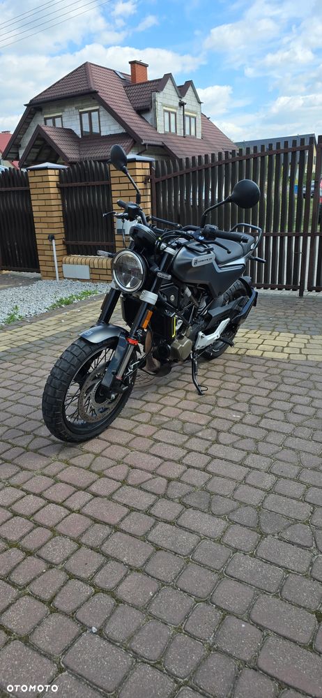 Husqvarna Svartpilen - 2