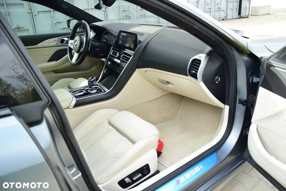BMW Seria 8 - 26