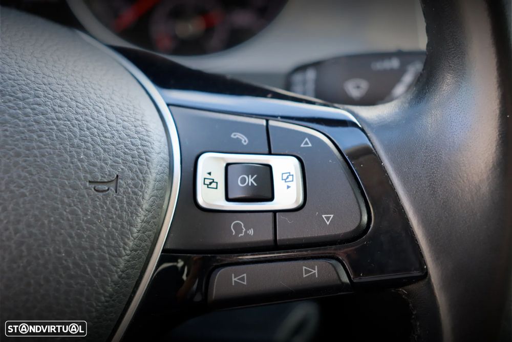 VW Golf Variant 1.6 TDi Confortline - 19