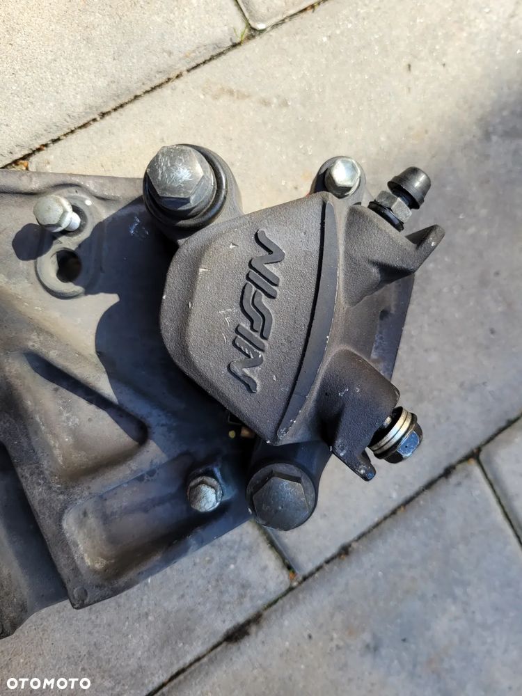 Zacisk hamulcowy tył Kawasaki Z900 - 2