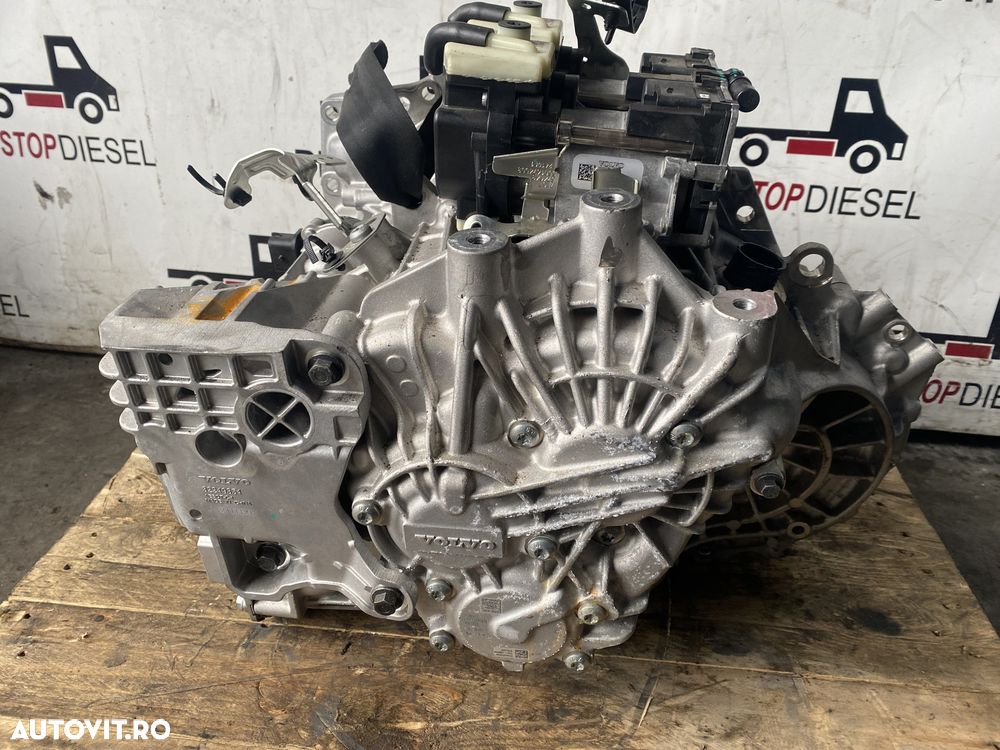 Cutie viteze automata Volvo XC40 2.0 Benzină B3 MildHybrid, fabricată după 2022 - 6