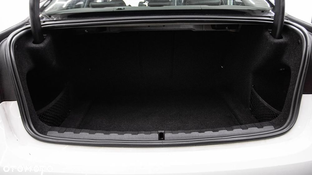 BMW Seria 3 318i Sport Line - 20