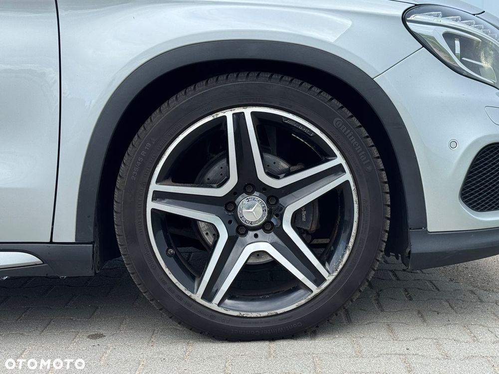 Mercedes-Benz GLA - 18