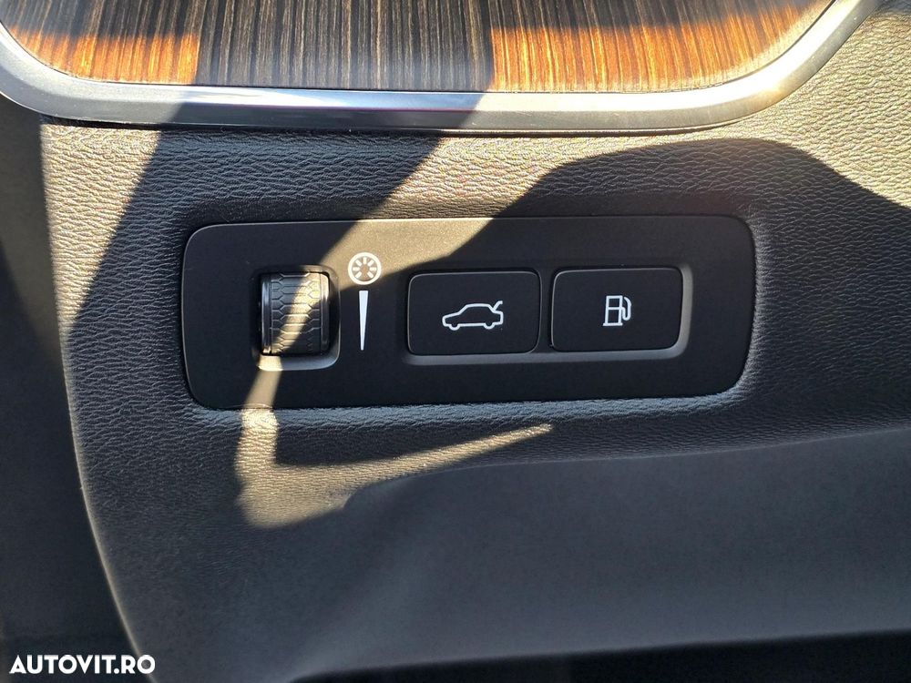 Volvo XC 60 Recharge T6 Twin Engine eAWD Inscription Expression - 12