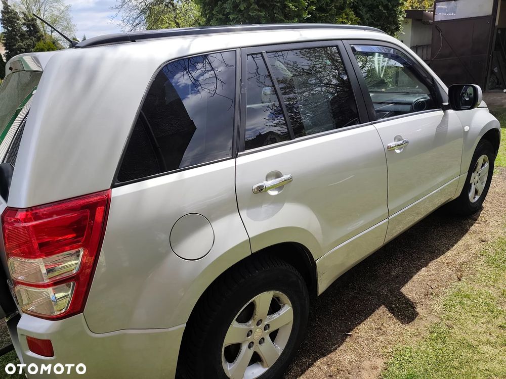 Suzuki Grand Vitara 2.0 Club - 9