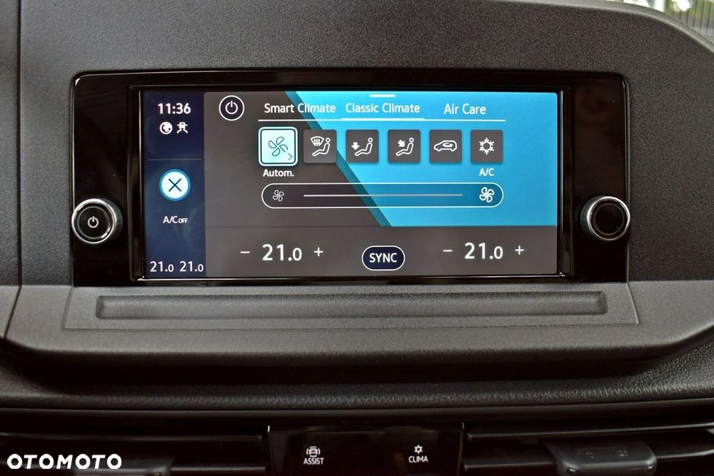 Volkswagen Caddy Maxi DSG - 19