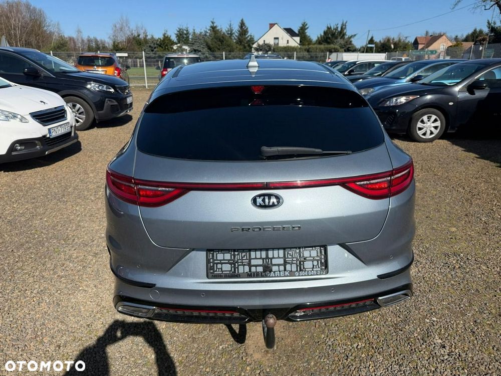 Kia ProCeed - 13