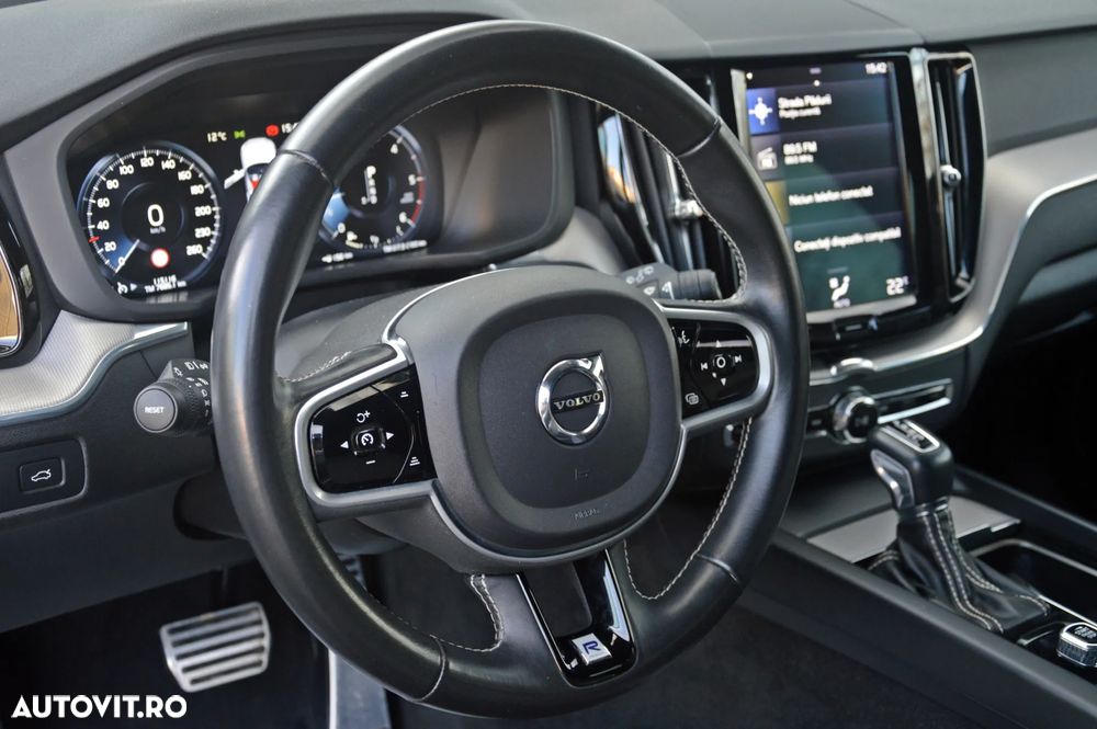Volvo XC 60 D4 R-Design - 23