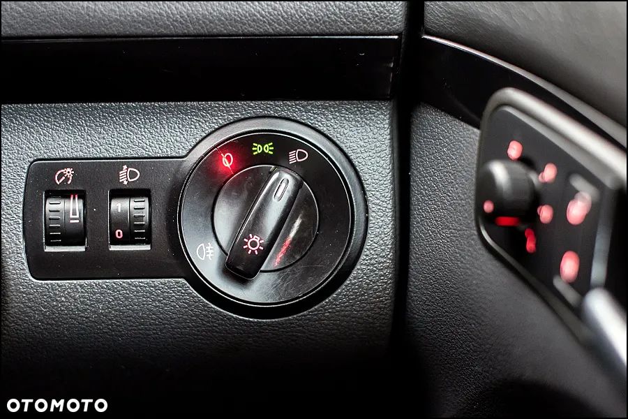 Volkswagen Touran - 27