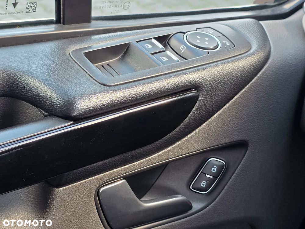 Ford Tourneo Custom 2.0 EcoBlue L1 Titanium SelectShift - 27