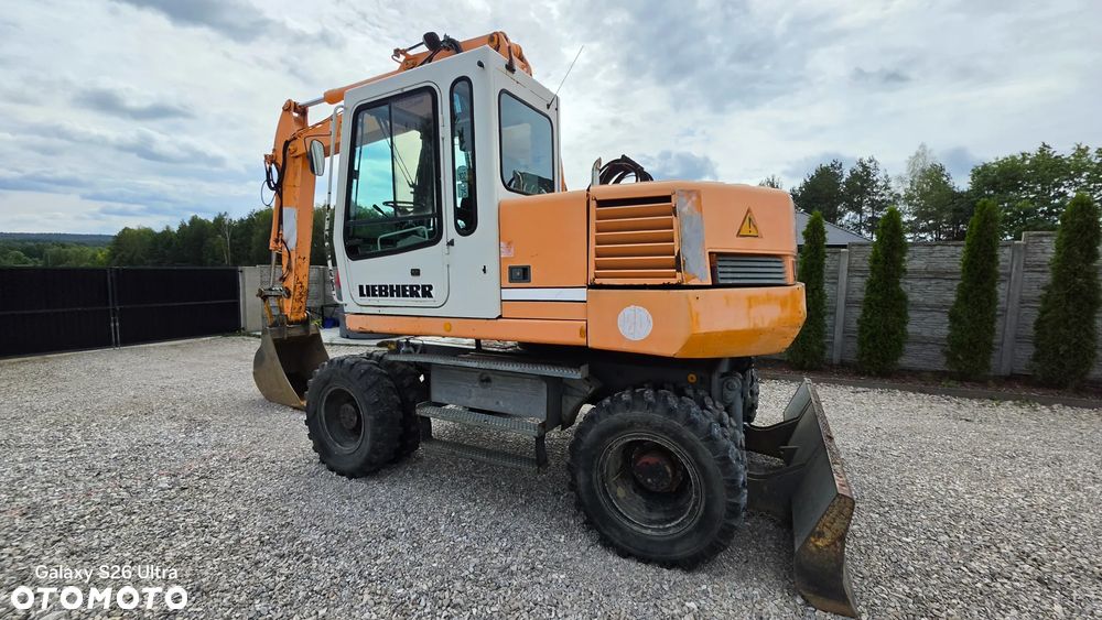 Liebherr A312 - 8