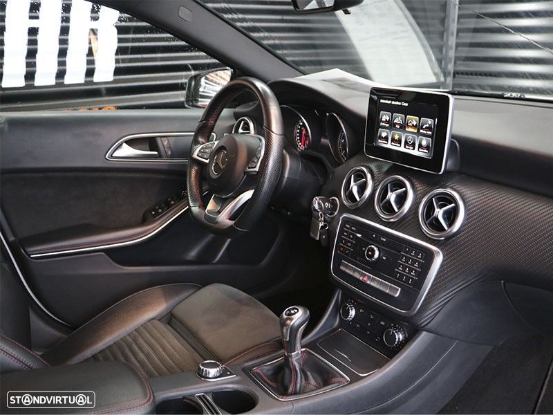 Mercedes-Benz A 180 d AMG Line - 13