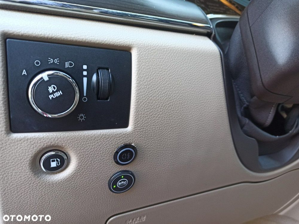 Jeep Grand Cherokee - 13