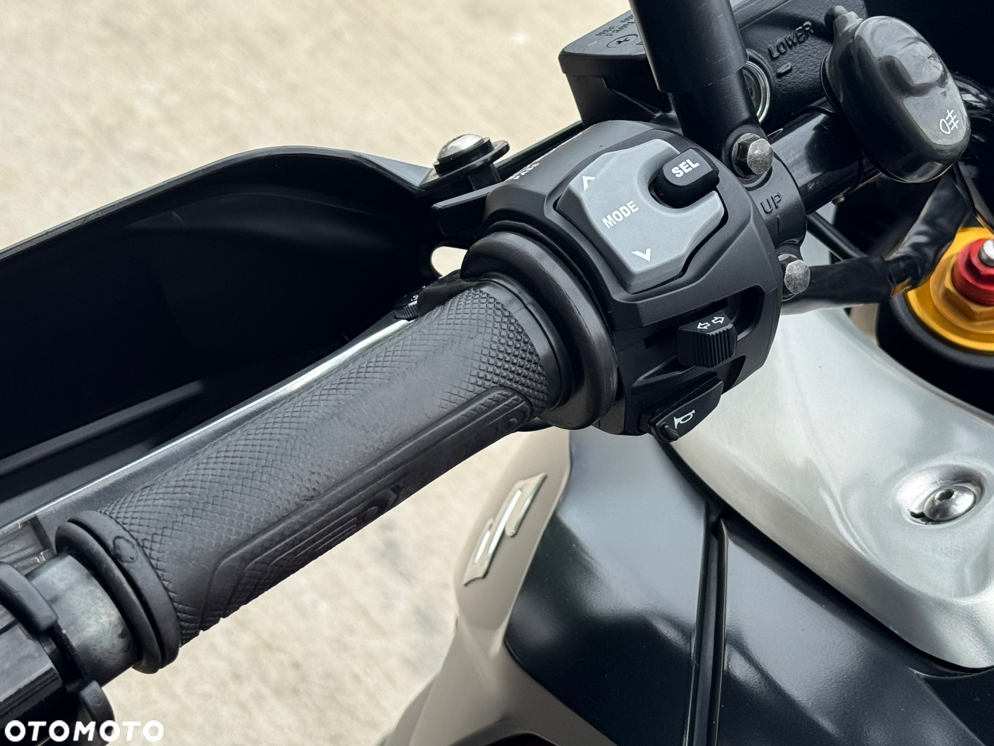 Suzuki V-STROM - 13
