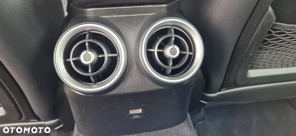 Alfa Romeo Giulia 2.0 Turbo 16V AT8 - 11