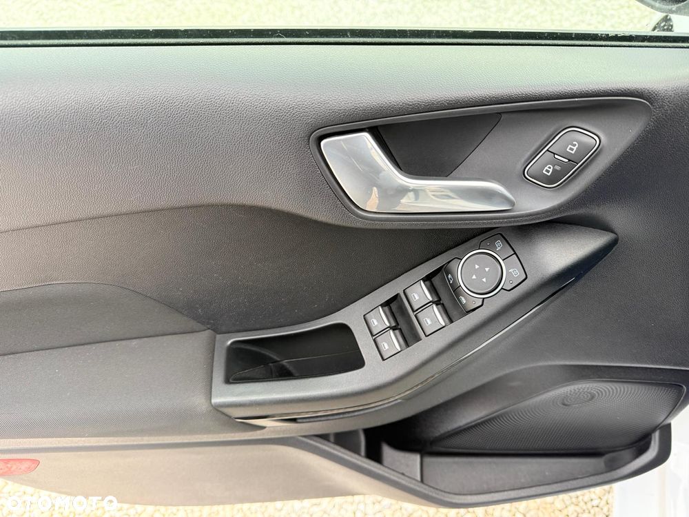 Ford Fiesta 1.0 EcoBoost S&S TREND - 17