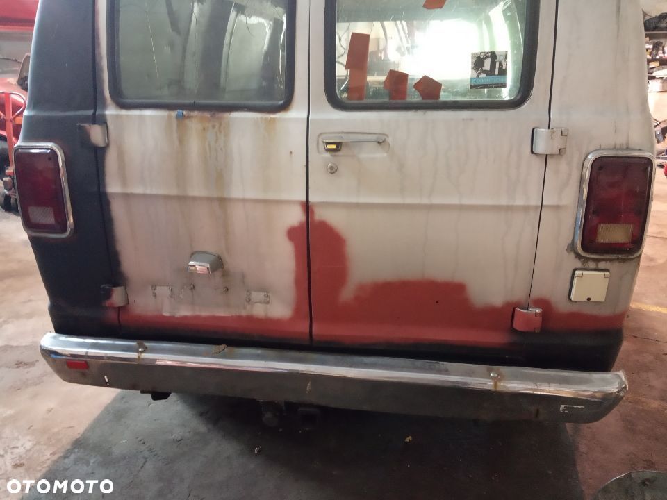 DODGE RAM VAN B150 B250 B350 71-93 zderzak tyl tylny GMC SAVANA VANDURA G20 G30 chevrolet chevy ramcharger rear bumper g2500 g1500 g3500 RAMCHARGER W150 W250 W350 D150 D250 D350 PICKUP EXPRESS - 1