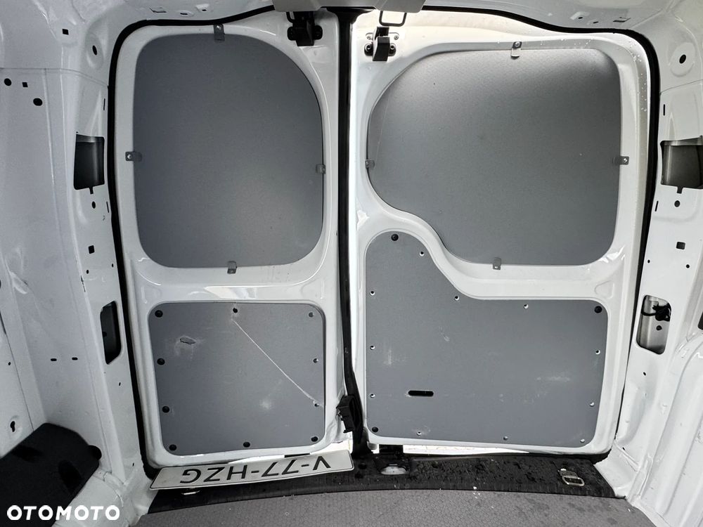Ford Transit Connect - 17
