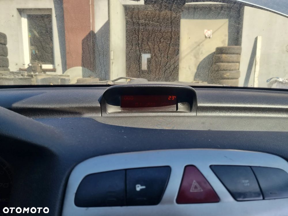 PEUGEOT 307 01-05 2005 r. 5D HB wyświetlacz ekran radia * - 1