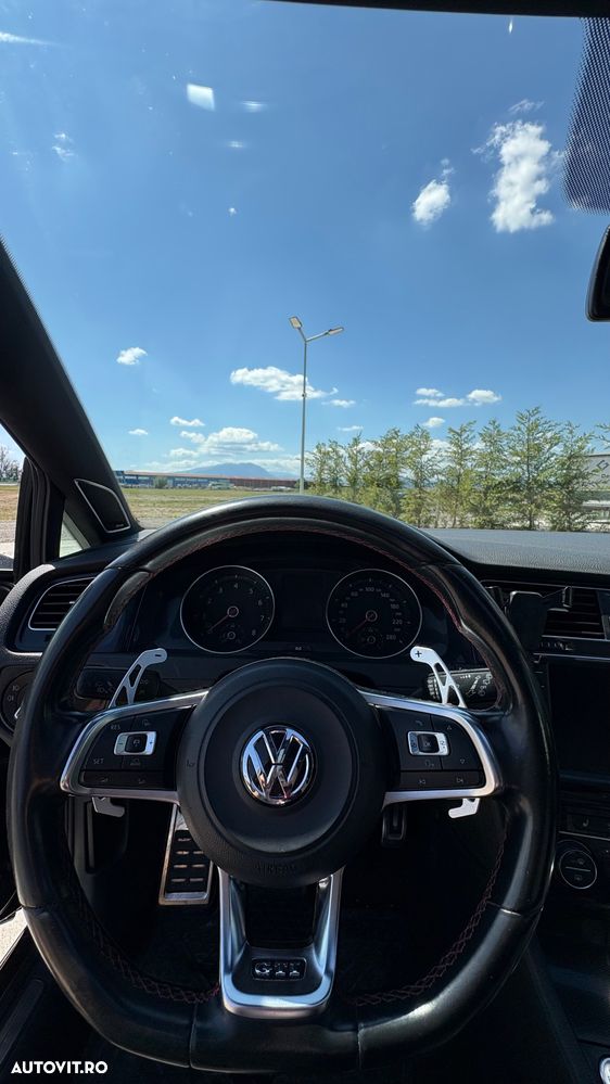 Volkswagen Golf - 18