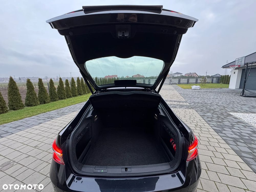 Skoda Superb 2.0 TDI Ambition DSG - 29