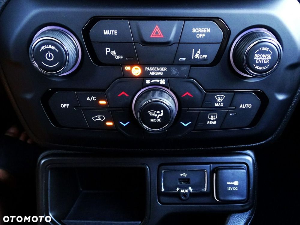 Jeep Renegade - 36