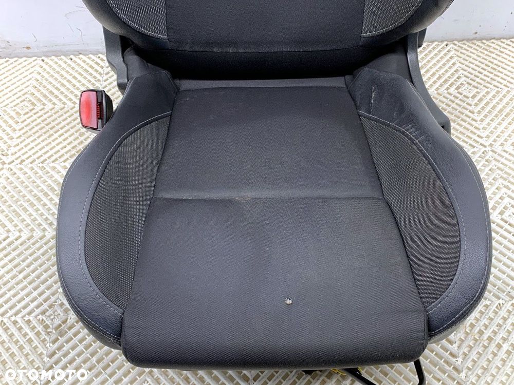 FOTEL LEWY PRZÓD  RENAULT MEGANE CC (EZ0/1_) 2010 - 2022 1.4 TCe (EZ0F, EZ1V) 96 kW [131 KM] - 3