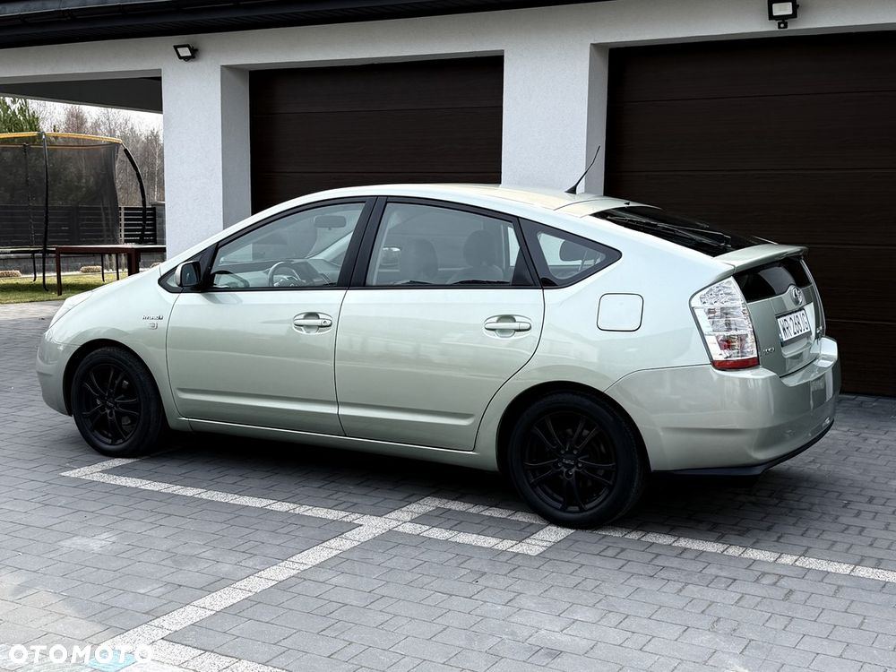 Toyota Prius 1.5 VVT-i Sol - 4