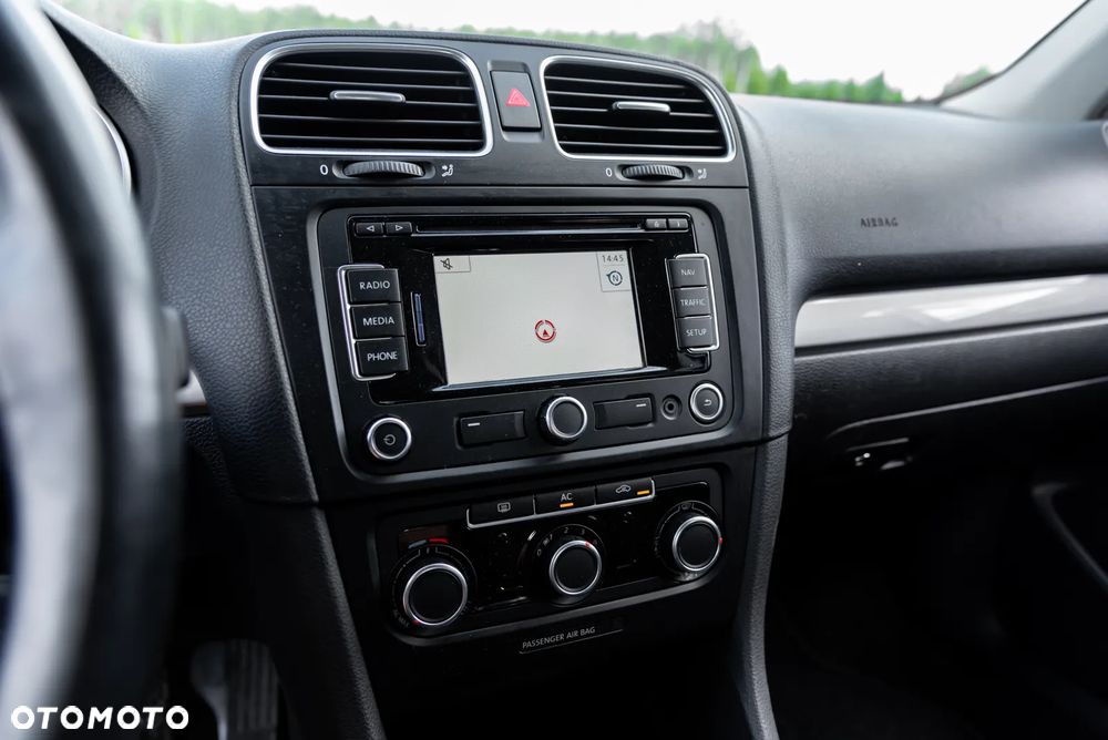 Volkswagen Golf 1.6 TDI DPF BlueMotion Technology Comfortline - 30