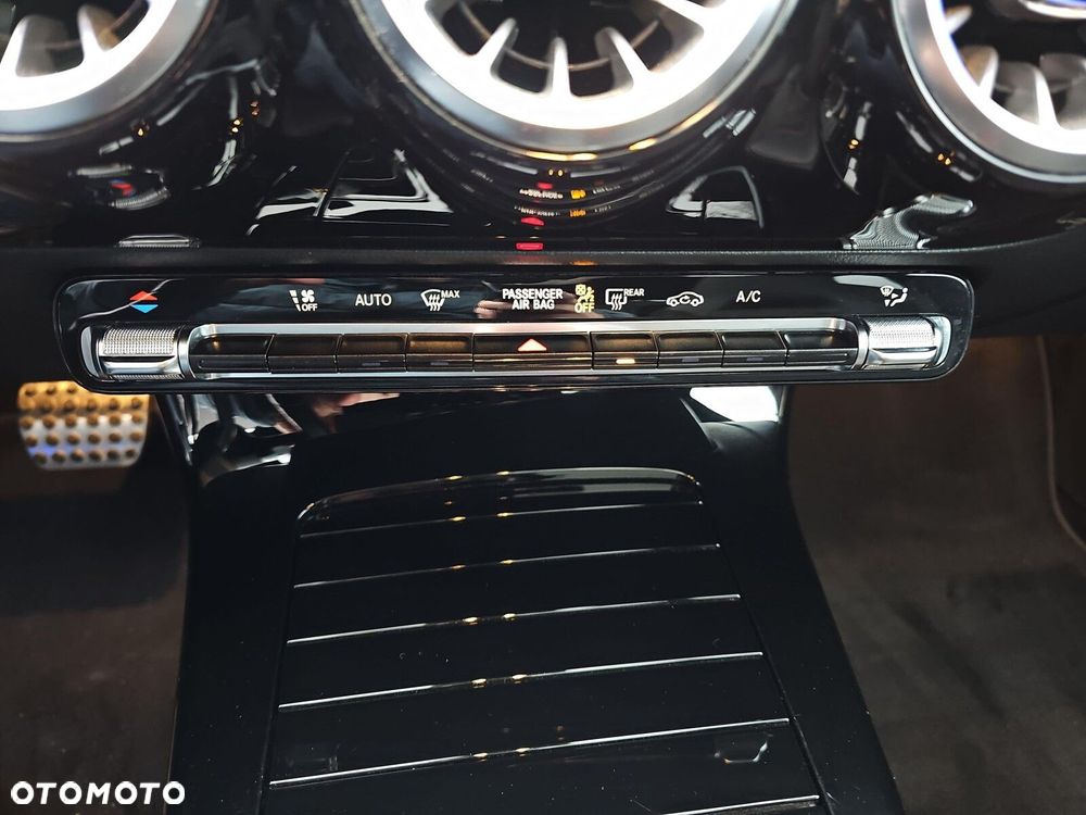 Mercedes-Benz CLA - 30