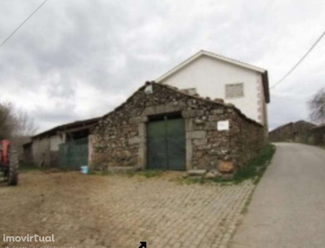 Terreno com benfeitoria de casa 2 pisos Vila Pouca Aguiar - Grande imagem: 3/4