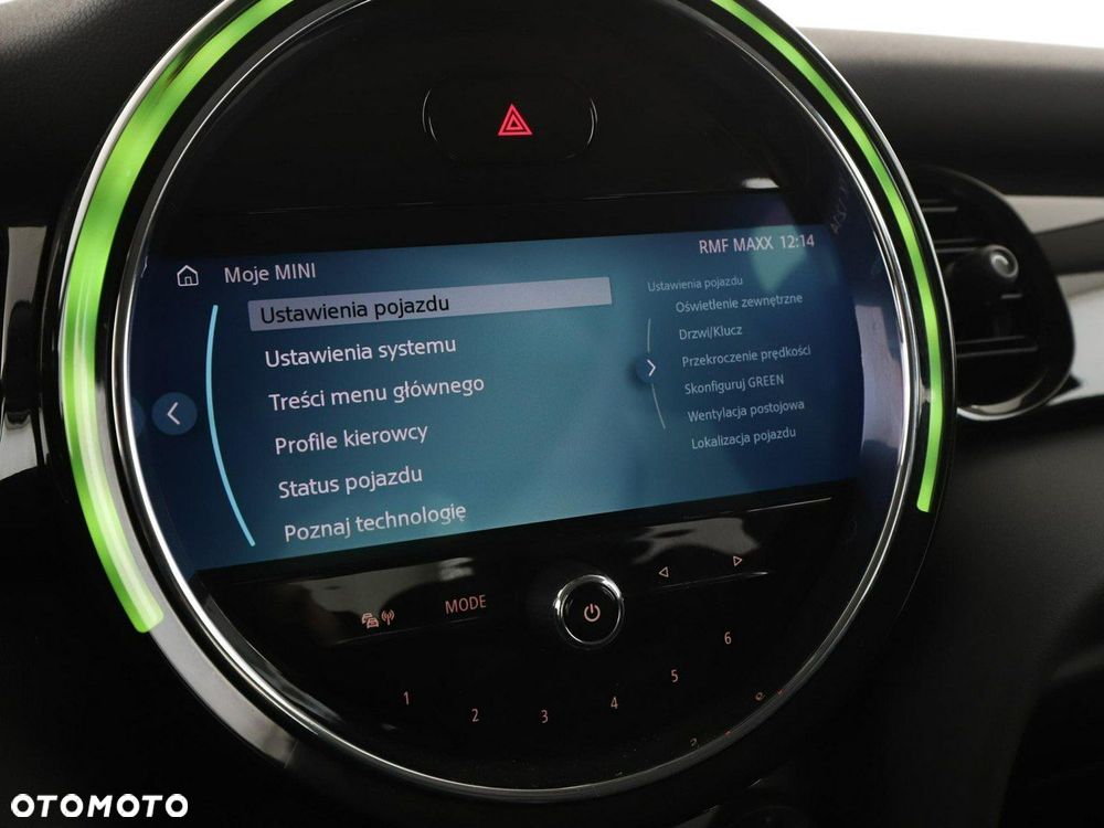 MINI Cooper Essential Trim - 25