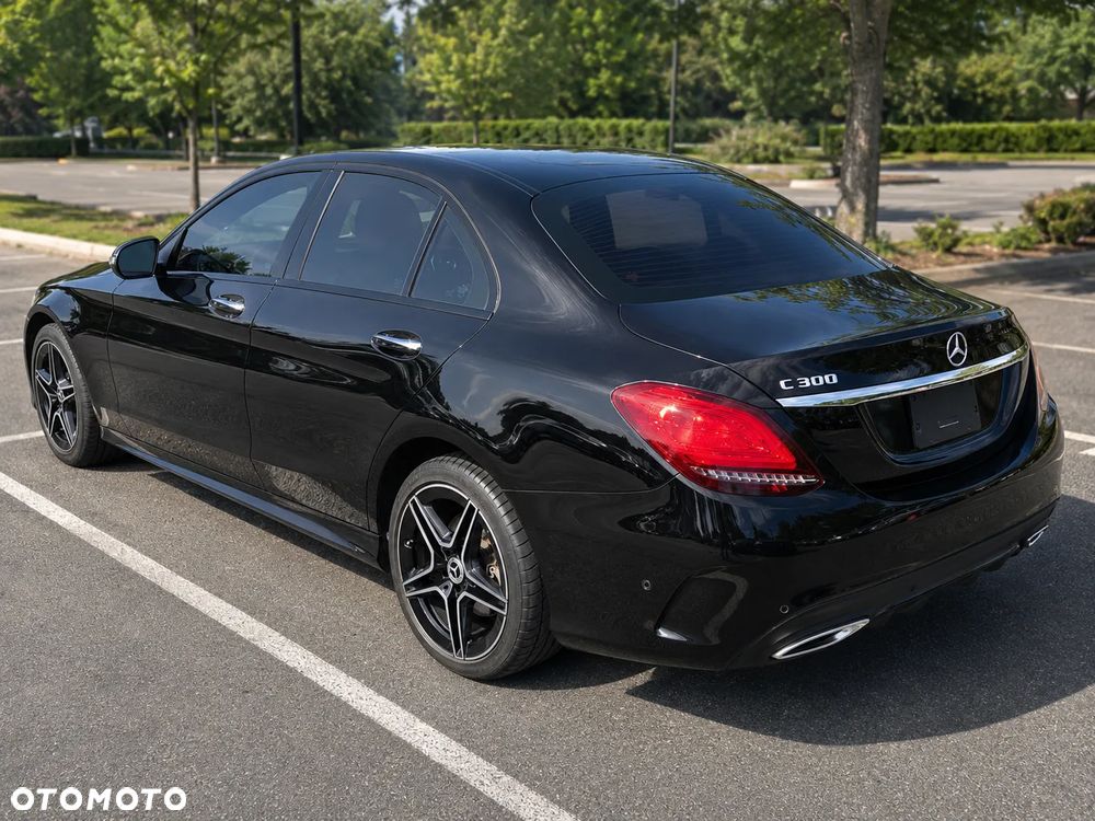 Mercedes-Benz Klasa C 300 9G-TRONIC - 5