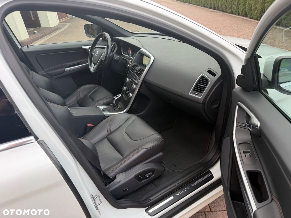 Volvo XC 60 D4 Drive-E Ocean Race - 9
