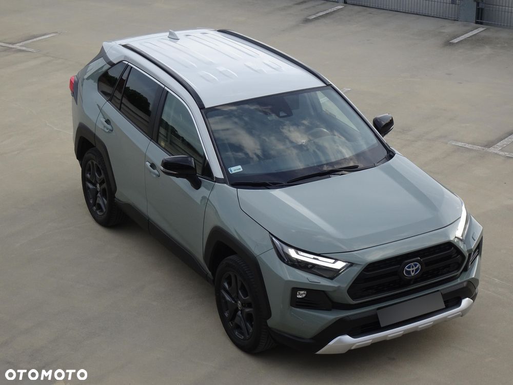 Toyota RAV4 - 1