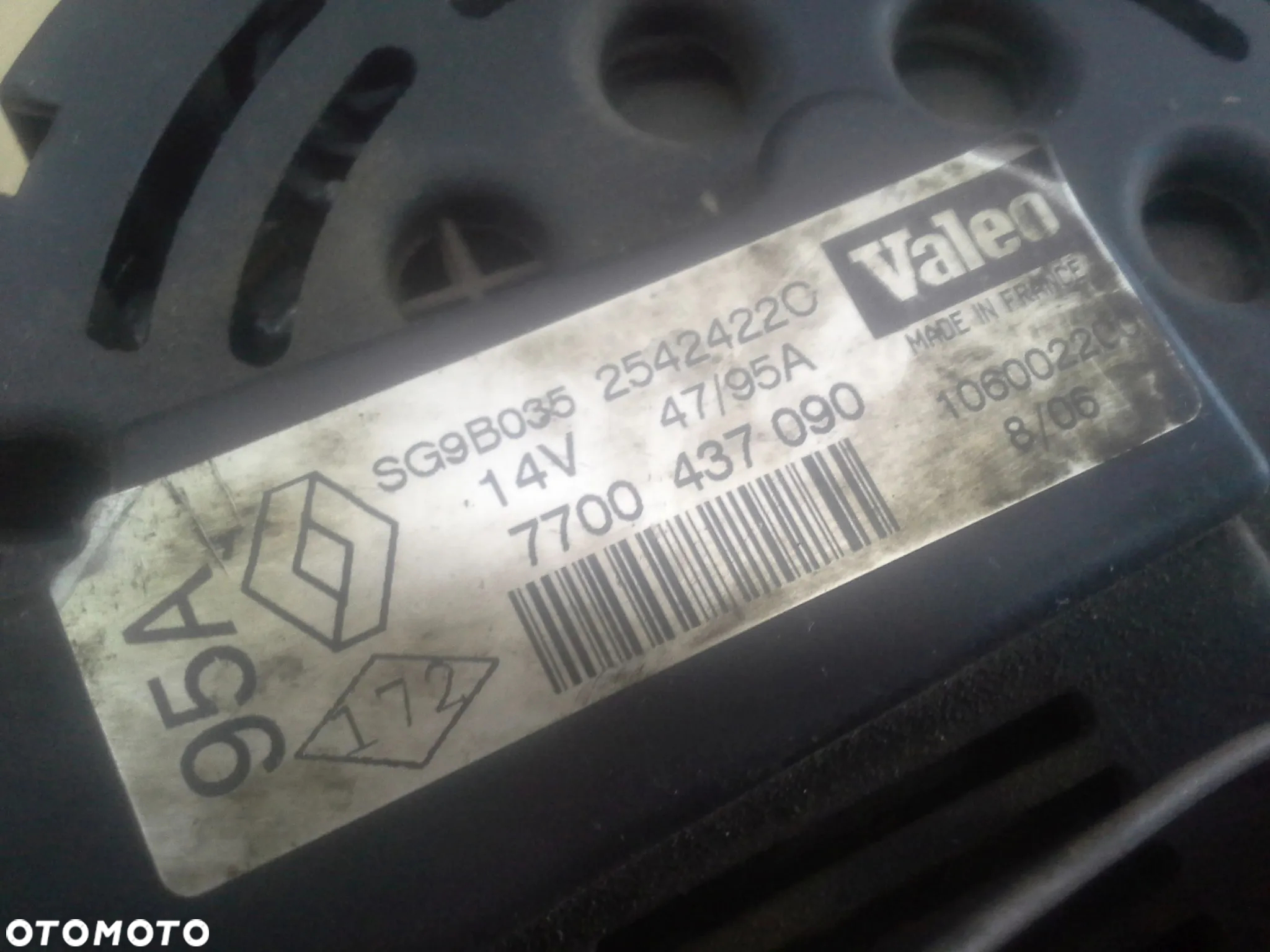 Renault Clio Kangoo Thalia 1.2 16V alternator Valeo 95A  7700437090  SG9B035  25424220 - 13