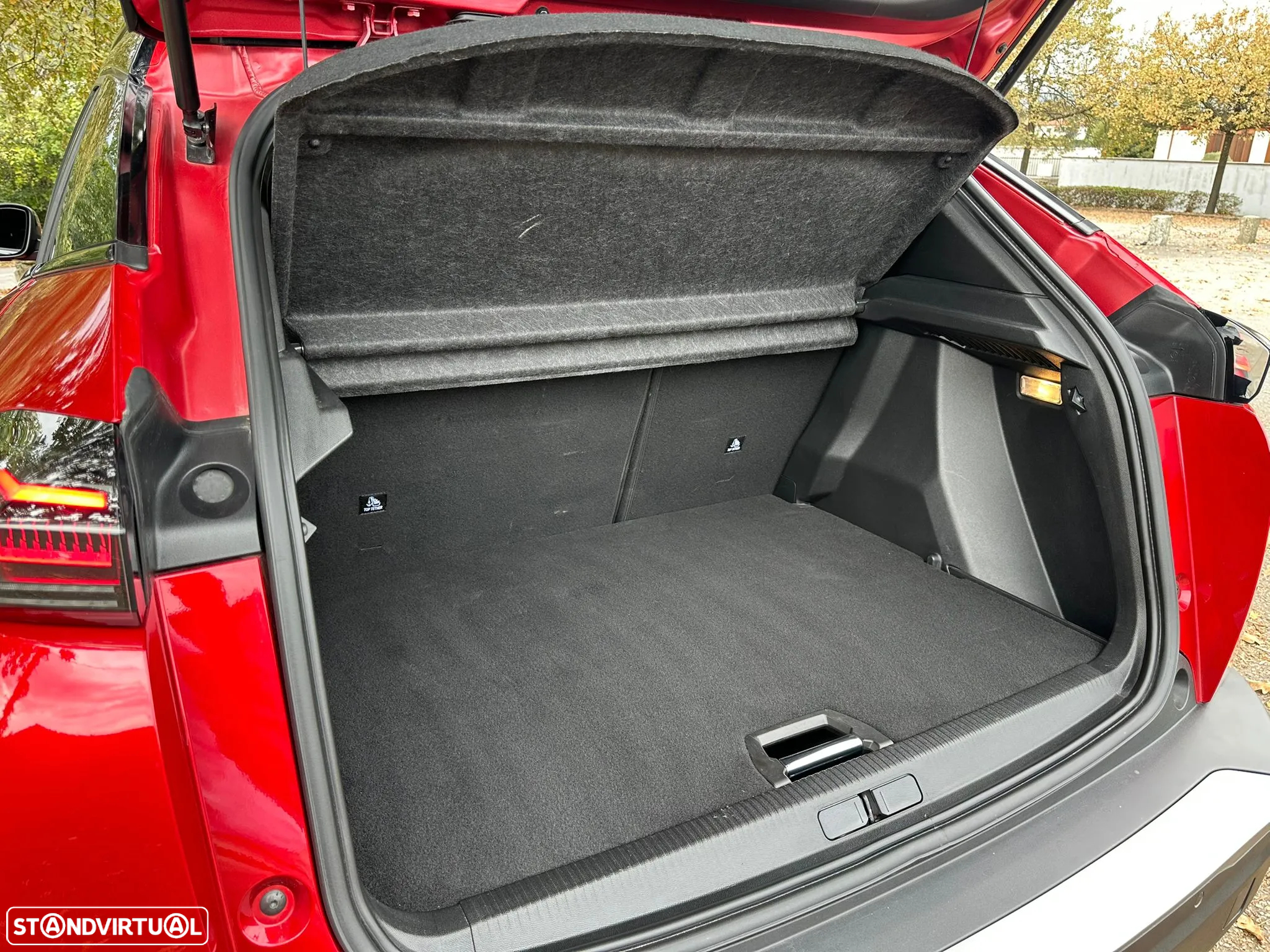 Peugeot 2008 1.2 PureTech GT Pack EAT8 - 29