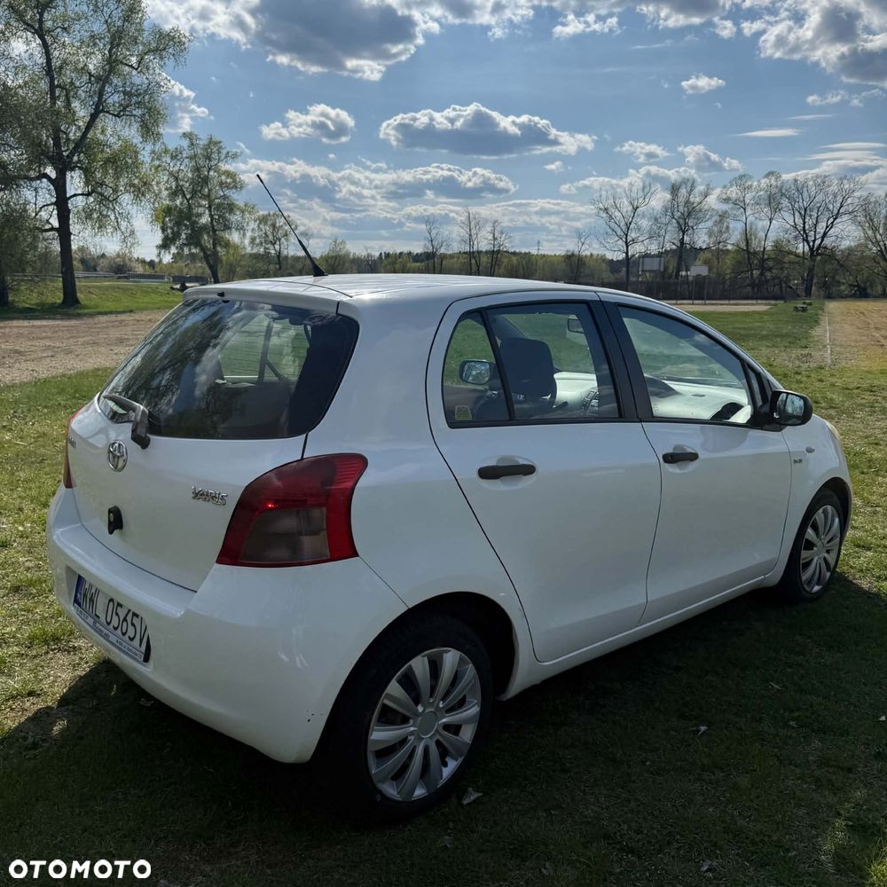 Toyota Yaris - 4