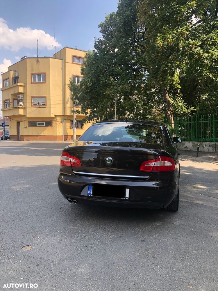 Skoda Superb 2.0 TDI 4X4 Elegance - 5