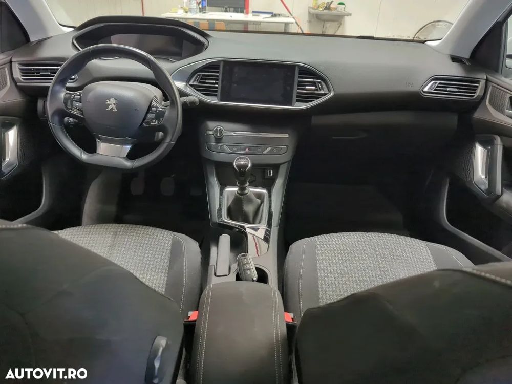 Peugeot 308 - 3