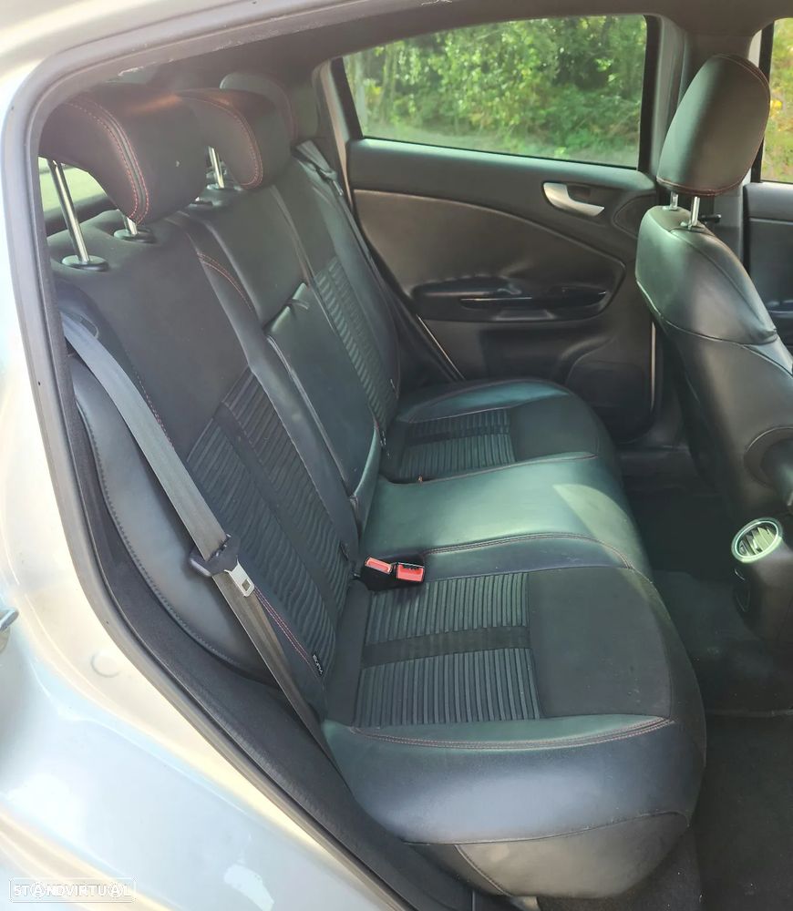 Alfa Romeo Giulietta 1.6 JTDm Veloce - 11