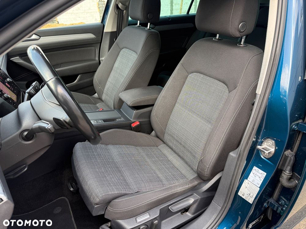 Volkswagen Passat - 11