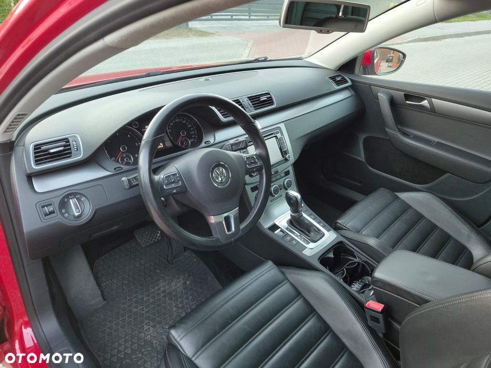 Volkswagen Passat - 4